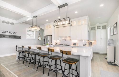 Sister Lakes House | Stunning Lake Front Oasis