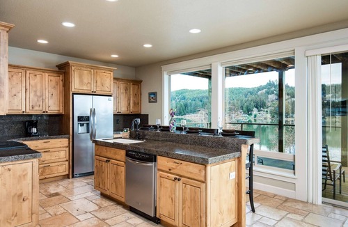 Dunes City House | Stunning Lake Front Home-Private Dock-Pet Friendly-Close to Downtown Florence & Dunes