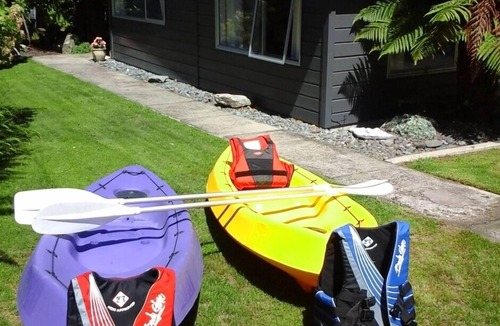 Hamurana House | Stunning Lake Front Views with Private Garden