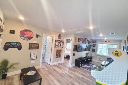 Portage House | Stunning Lake Home w arcade and huge deck