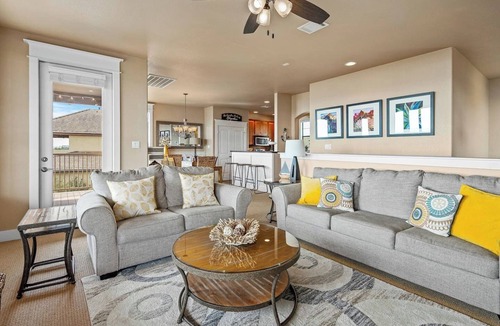 Jonestown House | Stunning Lake Travis Views, All Hollows Amenities