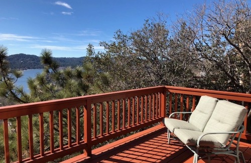 Lake Arrowhead House | Stunning Lake View House