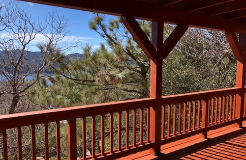 Lake Arrowhead House | Stunning Lake View House