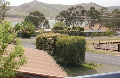 Bonnie Doon House | Stunning Lake Views!