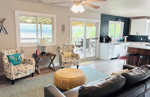 Shell Knob House | Stunning Lake Views! Lakefront 3BR 2BA Sleeps 12