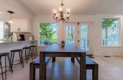 Sudden Valley House | Stunning Lake Whatcom Home - Epic Views and AC!