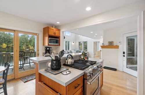 North Berwick House | Stunning Lakefront Home