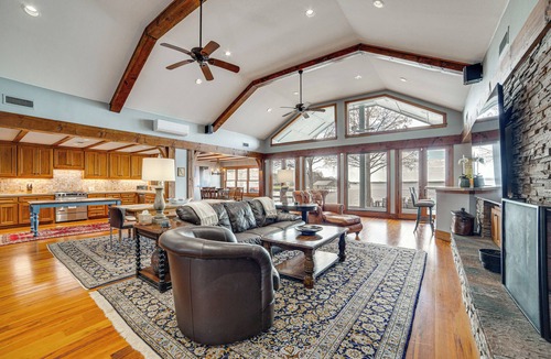 Star Harbor House | Stunning Lakefront Malakoff Home w/Dock & Deck