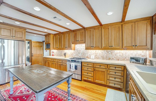 Star Harbor House | Stunning Lakefront Malakoff Home w/Dock & Deck