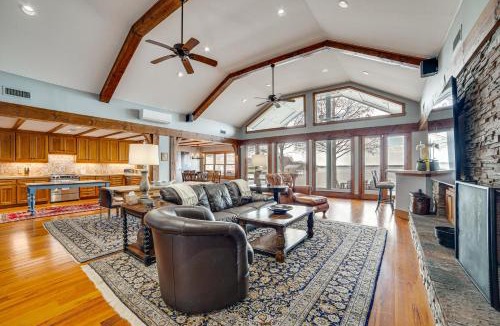 Star Harbor House | Stunning Lakefront Malakoff Home w/Dock & Deck