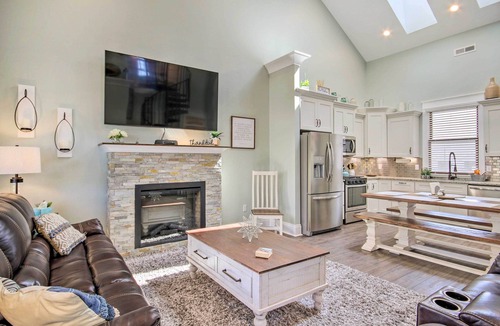 Greenwood Cottage | Stunning Lakefront Retreat w/Dock Access!