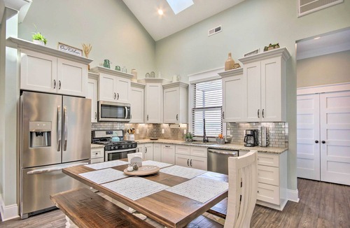 Greenwood Cottage | Stunning Lakefront Retreat w/Dock Access!