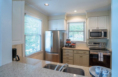 Greensboro Cottage | Stunning Lakefront Views of Lake Oconee from every window