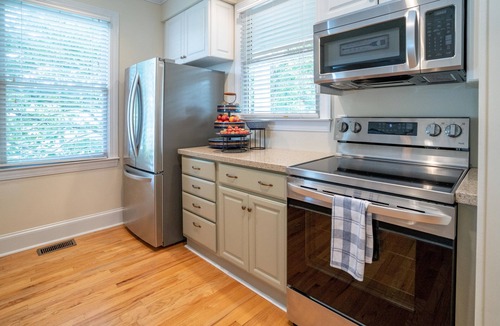 Greensboro Cottage | Stunning Lakefront Views of Lake Oconee from every window