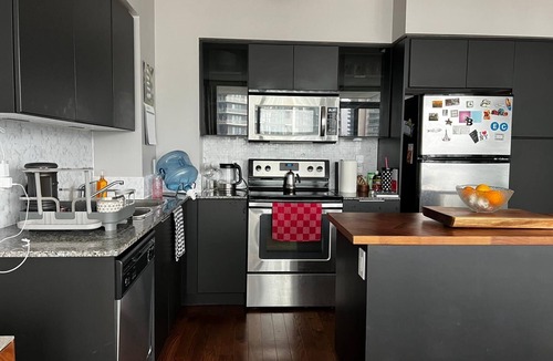 Humber Bay Condo | Stunning Lakeshore Blvd West 1 Bed, 1 Den.