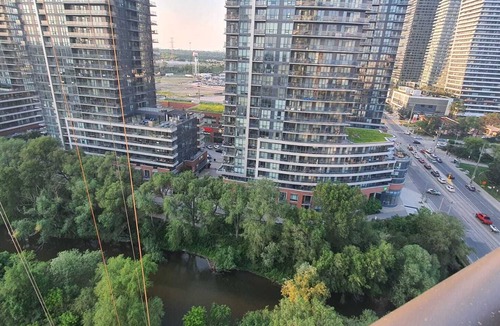 Humber Bay Condo | Stunning Lakeshore Blvd West 1 Bed, 1 Den.