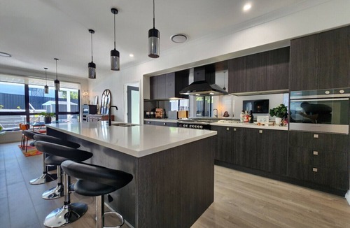 Buff Point House | Stunning Lakeside Home with Pool