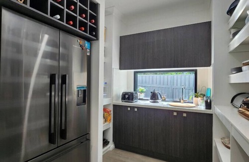 Buff Point House | Stunning Lakeside Home with Pool