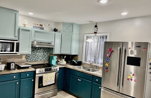 Town of Hounsfield Cottage | Stunning Lakeview Home: 2BR+Loft, Kayaks, Fire Pit & Shaded Yard – Pet Friendly!