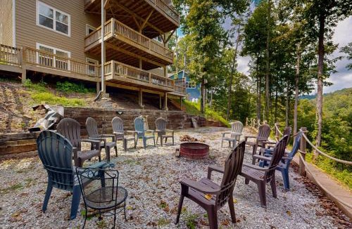 Lakeside Estates House | Stunning Lakeview Home Game Room Dock Hot Tub