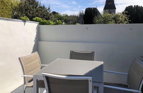 Clayton Apartment | Stunning large 3 bedroom apartment with parking space and secluded roof terrace