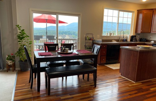 Strasburg House | Stunning Large Home in Shenandoah with Sweeping Scenic Vistas