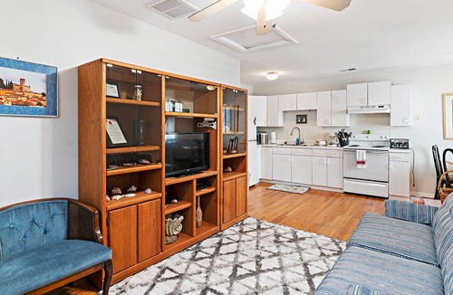 Historic District - North Cottage | Stunning Liberty Lane Carriage House.