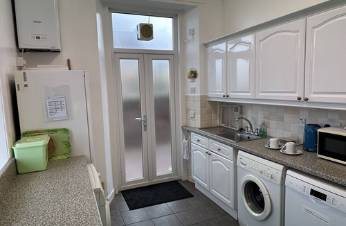 North Berwick Apartment | Stunning location - beachfront ground floor flat with private parking. Fab views