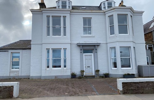 North Berwick Apartment | Stunning location - beachfront ground floor flat with private parking. Fab views