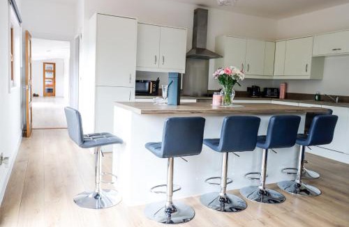 Chapeltown House | Stunning Lodge with Hot Tub