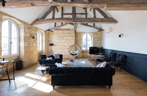 Libourne Apartment | Stunning loft 5 minutes from Saint-Émilion