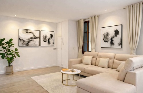 Saint-Thomas-d'Aquin Apartment | Stunning loft for 6 in the 7th district