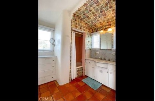 Diamond Crestview House | Stunning Loft in Laguna Beach. Steps away from the beach.