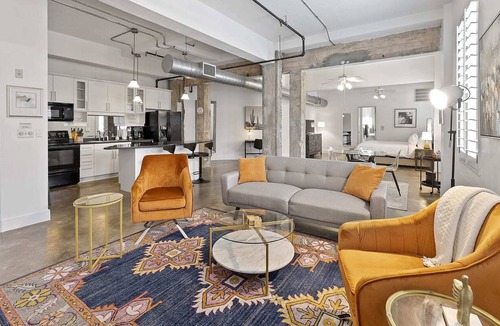 Downtown Austin Apartment | Stunning Loft on 5th St