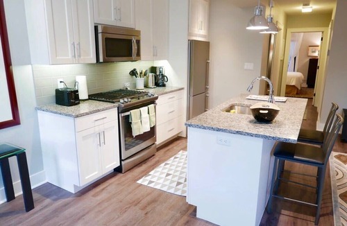 Logan Circle Apartment | Stunning Logan Circle Apt - With Parking!