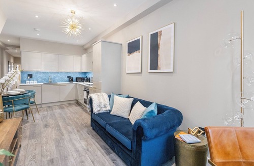 New Cross Apartment | Stunning London Flat with Jacuzzi Bath