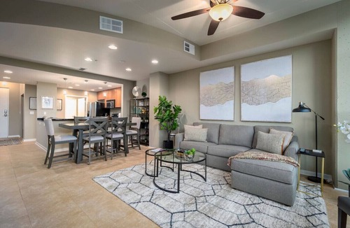 South Eola Condo | Stunning & Luxurious 2Bed/2Bath w/open floor plan!