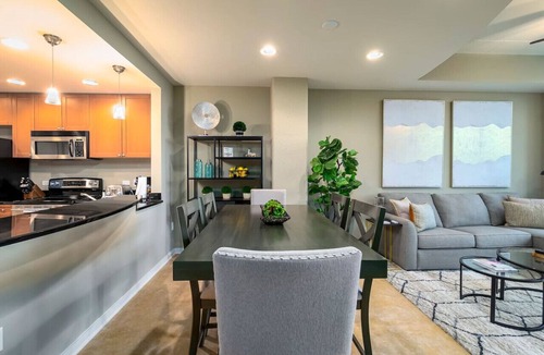 South Eola Condo | Stunning & Luxurious 2Bed/2Bath w/open floor plan!