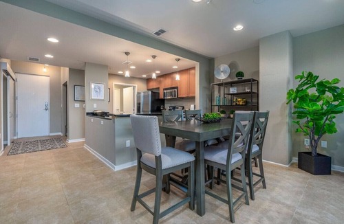 South Eola Condo | Stunning & Luxurious 2Bed/2Bath w/open floor plan!