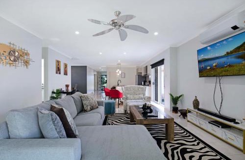 North Lakes House | Stunning luxurious house