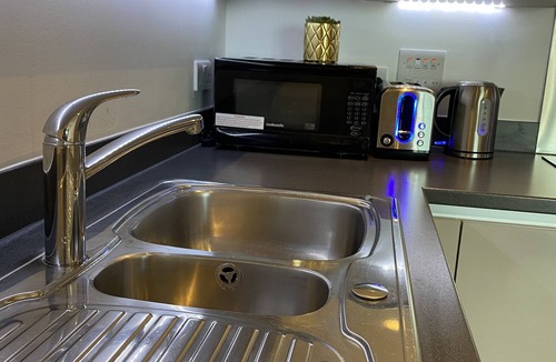 Sutton Central Apartment | Stunning & Luxury Flat