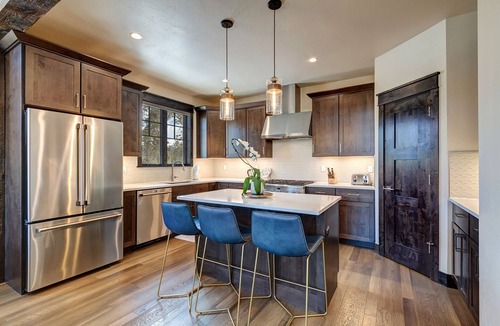Baldy Mountain House | Stunning Luxury Home with Private Hot Tub!