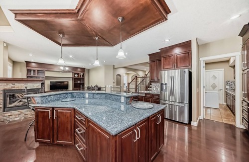 Symons Valley House | Stunning Luxury Home with Private Balcony & Double Garage