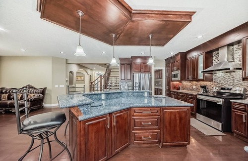 Symons Valley House | Stunning Luxury Home with Private Balcony & Double Garage