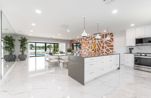 Highland Lakes House | Stunning Luxury Waterfront Oasis Amazing Location