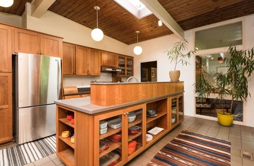 Chapel Hill House | Stunning Mid-Century Gem Near Campus and Gardens