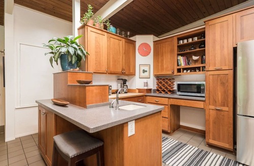Chapel Hill House | Stunning Mid-Century Gem Near Campus and Gardens