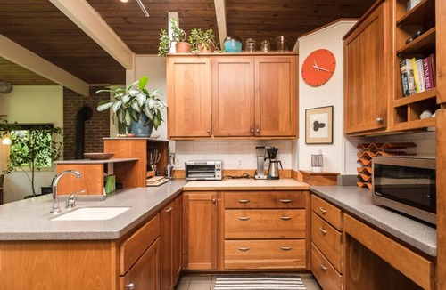 Chapel Hill House | Stunning Mid-Century Gem Near Campus and Gardens