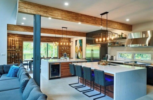 The Blue Mountains Ski Chalet | Stunning modern chalet minutes from Blue Mntn Resort and Lake