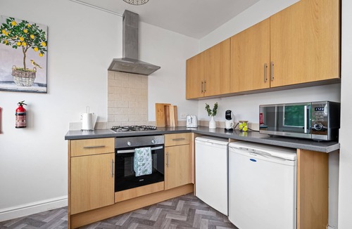 Doncaster House | Stunning Modern Home 4 mins from Racecourse